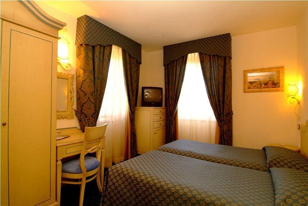 Hotel Goya Forte dei Marmi 4*,  Italy